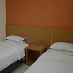 Oyo 1631 Aristo Home